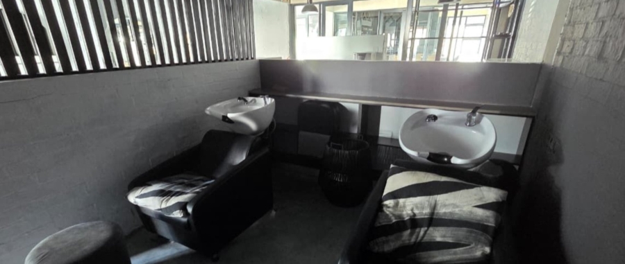 To Let Commercial Property for Rent in Walmer Eastern Cape